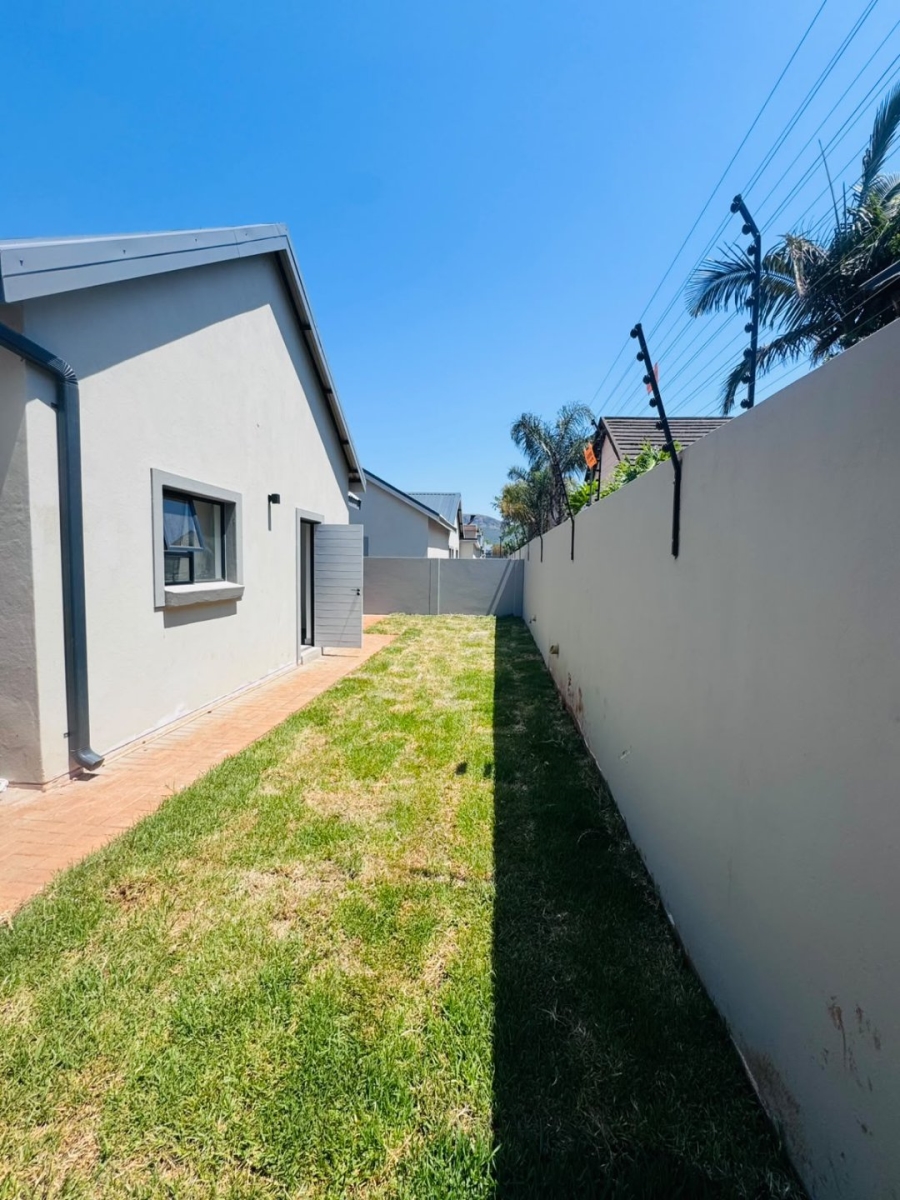 To Let 4 Bedroom Property for Rent in Ifafi North West